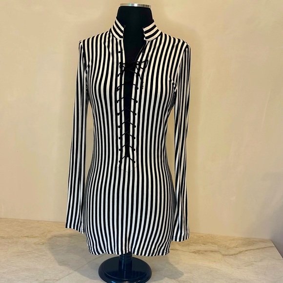 Guess Dresses & Skirts - GUESS NWOT Striped Lace Up Open Back Bodycon Mini Dress SIZE Large RUNS SMALL